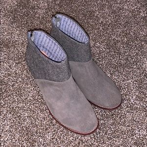 TOMS boots